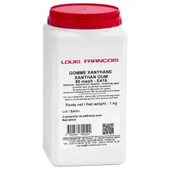 Bocal de gomme xanthane Louis François. Bien que la gomme xanthane ne présente pas de danger particulier, il est conseillé de la conserver à l'abri de l'humidité.
