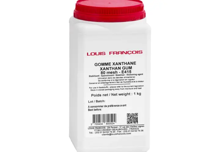 Bocal de gomme xanthane Louis François. Bien que la gomme xanthane ne présente pas de danger particulier, il est conseillé de la conserver à l'abri de l'humidité.