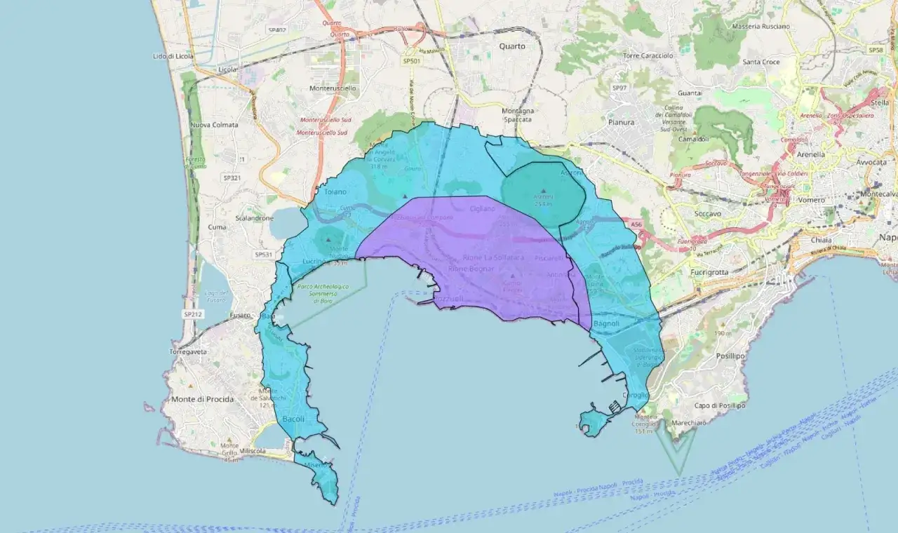 Carte des champs phlégréens et de leur dangerosité. Zones colorées indiquant les niveaux de risque.
